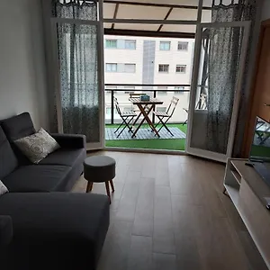 Céntrico ático En Con Parking. Apartamento